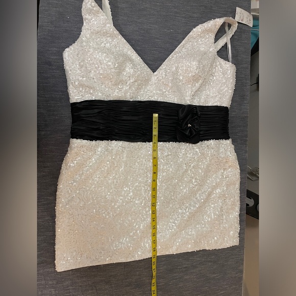 Plus Size White sequin mini dress - Picture 4 of 5